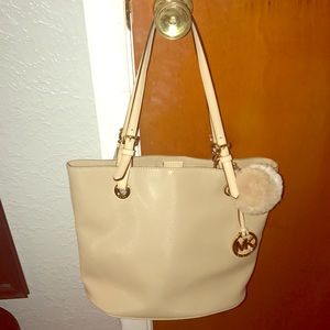MICHAEL KORS TAN TOTE PURSE